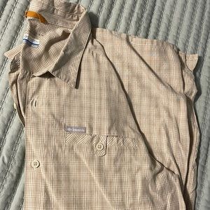Men’s Columbia button up shirt